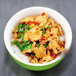 ข้าวกระเพราหมูชิ้น