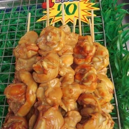 ปลาหมึกย่าง ~ข้าวยำไก่ ตลาดรุ่งเจริญ