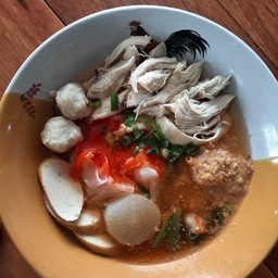 ก๋วยเตี๋ยวซอสแดงสูตรโบราณ