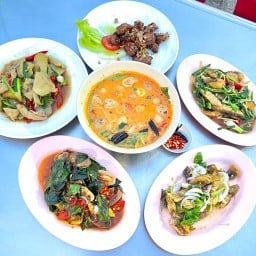 ร้านข้าวต้มนายรุ่ง