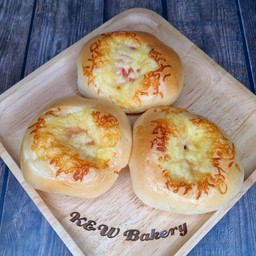 ขนมปังโบโลน่าชีส