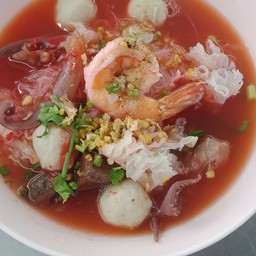 ก๋วยเตี๋ยวแชมป์ข้างเซเว่นแพไม้