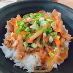ข้าวสไปซี่มิโซะหมู