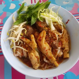 ยายส้มขนมจีนน้ำยา