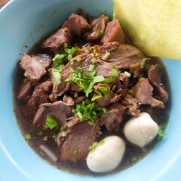 หมูตุ๋น น้ำตก