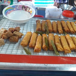 คุณหนิงเจ.อร่อยปอเปี๊ยะ&เต้าหู้&จ้อเผือกทอด น้ำจิ้มมะขามเปียก#ไม่ใส่ผงชูรสจ้า!!มีเฉพาะไม้จิ้ม#