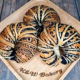 ขนมปังถั่วดำ