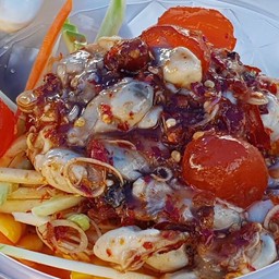 ยำมะม่วง หอยนางรม ไข่แดง ปลาร้า