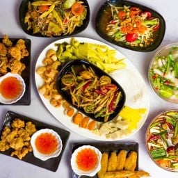 ส้มตำ-ยำนัว ปลาร้าหอม นวมินทร์