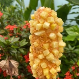 คอร์นด็อกครึ่งไส้กรอกครึ่งชีส