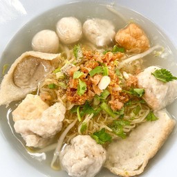 บะหมี่น้ำใสพิเศษ