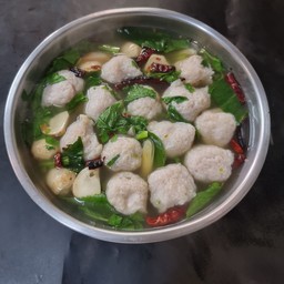 ต้มยำลูกชิ้นปลากราย