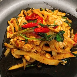 ผัดหน่อไม้ ( พร้อมข้าว )