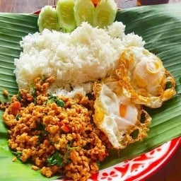 โครตกะเพราบ้านแม่เฒ่า (เอ๋อาหารตามสั่ง)