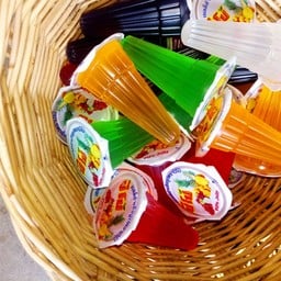 น้ำผลไม้ปั่นรถน้อย(โต้รุ่งวารินฯ)