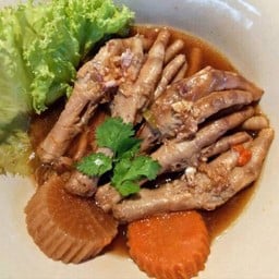 เด่นห้าก๋วยเตี๋ยวไก่ ข้าวขาหมู