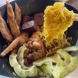 เจ๊เมย์ ก๋วยเตี๋ยวไก่บุฟเฟ่