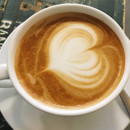 ลาเต้ร้อน