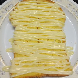 ปังปิ้งโทส เนยวานิลาแยมเยิ้ม