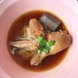 ก๋วยเตี๋ยวน่องตุ๋น + ปีกตุ๋น