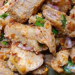 น้ำตกคอหมูย่าง