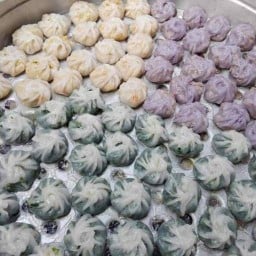 เจ๊วรรณ กุยช่าย