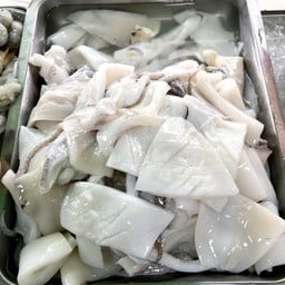 ลวกจิ้มปลาหมึกหอม