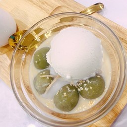 ไอศกรีมกะทิ+บัวลอยไส้ถั่วแดงมะพร้าวอ่อน