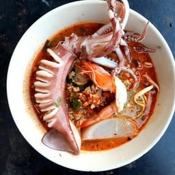 เตี๋ยวกุ้ง+หมึกต้มยำ
