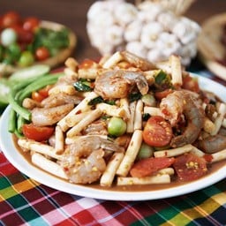 ตำไหลบัวปลาร้าทะเล(กุ้งหอยเเครงปูม้า)