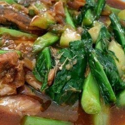 ข้าวคะน้าปลากระป๋อง