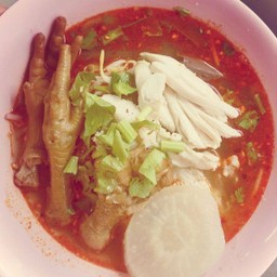 ก๋วยเตี๋ยวไก่ตุ๋นต้มยำ