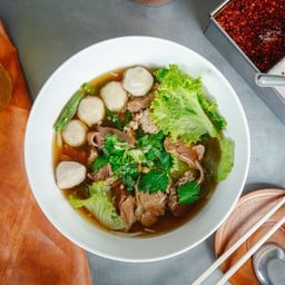 ก๋วยเตี๋ยว หมู