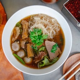 ก๋วยเตี๋ยว เนื้อ