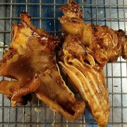 หูหมูย่าง