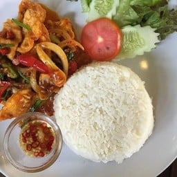 ข้าวไก่ผัดพริกเผา