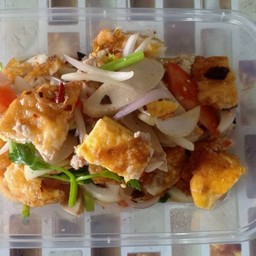 ยำไข่ดาว