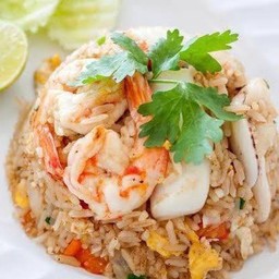 ข้าวผัดกุ้ง-ปลาหมึก