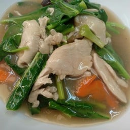 ราดหน้าไก่ ที่เล็ก