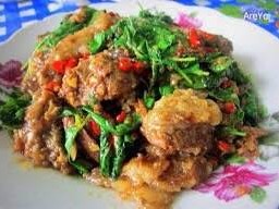 กระเพราเนื้อตุ๋น