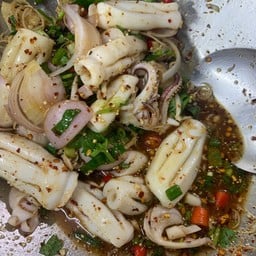 น้ำตกปลาหมึก