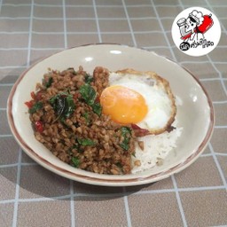 กระเพราหมูสันนอกสับเข้าเนื้อ