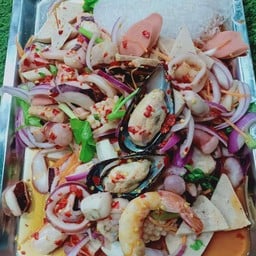 ยำรวมมิตรแฟนเก่าชาคริต