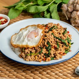 ผัดกระเพรา  หมูชิ้น / หมูสับ