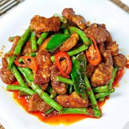 ผัดพริกแกง หมูชิ้น/หมูสับ/หมูยอ