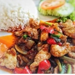 ข้าวราดผัดพริกเผา