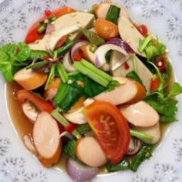 ยำไส้กรอก