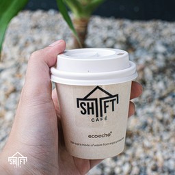 กาแฟร้อนถึงจะแก้วเล็กแต่ดื่มแล้วมีพลังชาร์ตไฟในชีวิตมากๆ 