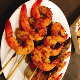 ผัดซีอิ้ว โคตรไถกบาล ถนนศรีสวัสดิ์