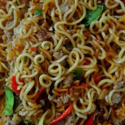 ผัดมาม่าขี้เมา